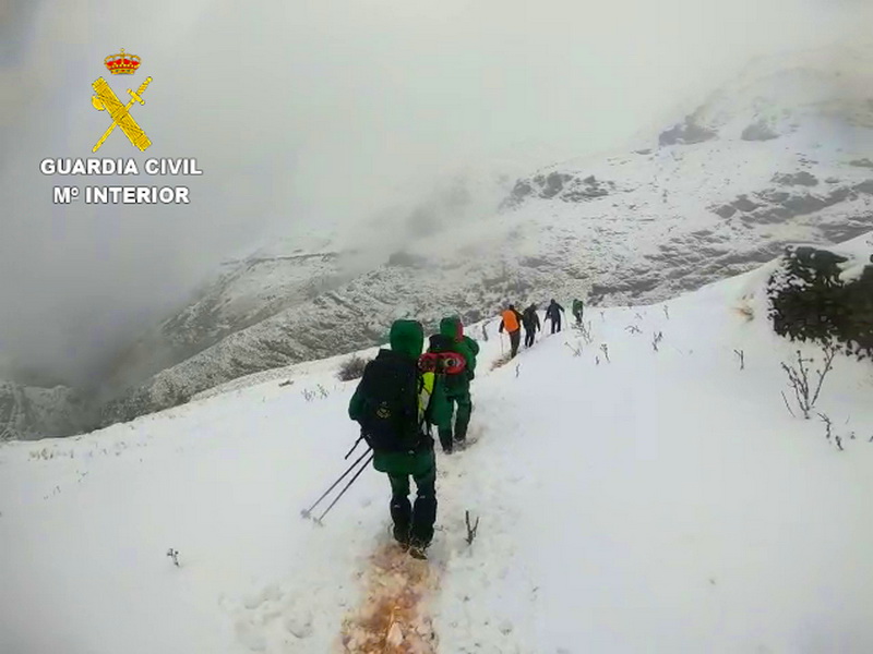 Rescatados tres montañeros que se perdieron en Sierra Nevada durante una ventisca